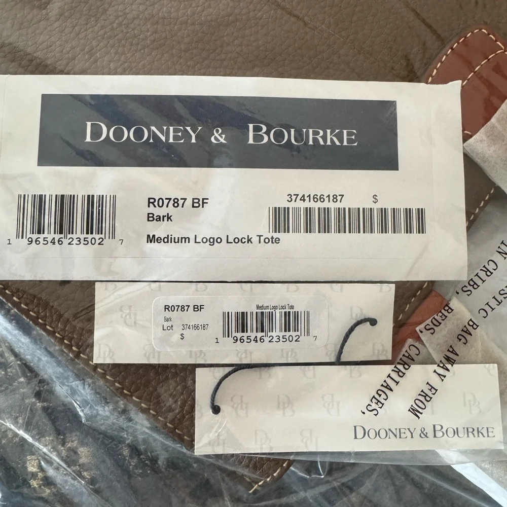Dooney & Bourke Medium Logo Lock Tote **NEW** - Picture 4 of 4
